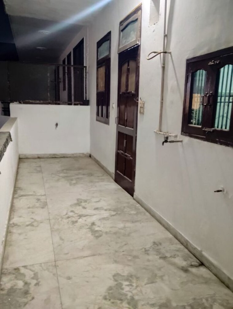 Balcony, sector 16 3 Bedroom 2250 Sq.Ft. Builder Floor In Sector 16 Faridabad 10085124