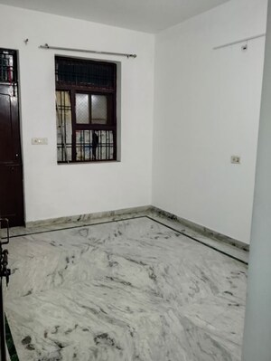 Bedroom in 3 BHK Builder Floor at Sector 16 – for Rent