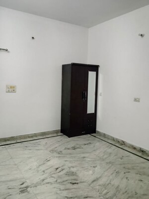 Bedroom in 3 BHK Builder Floor at Sector 16 – for Rent