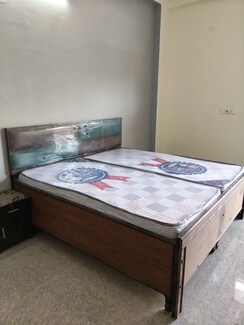 1 RkBuilder Floor For Rent in RWA Apartments Sector 70