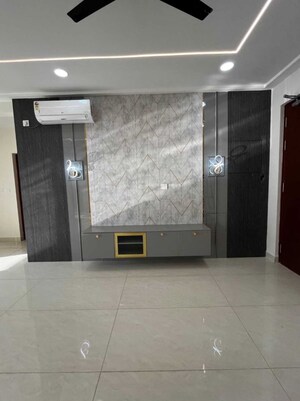 Room in 3 BHK Apartment at Prestige Beverly Hills, Kokapet – for Rent