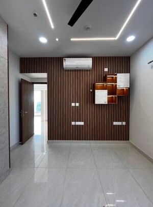 Room in 3 BHK Apartment at Prestige Beverly Hills, Kokapet – for Rent