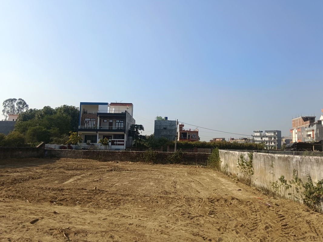 Plot For Sale in Royal City Phase 2