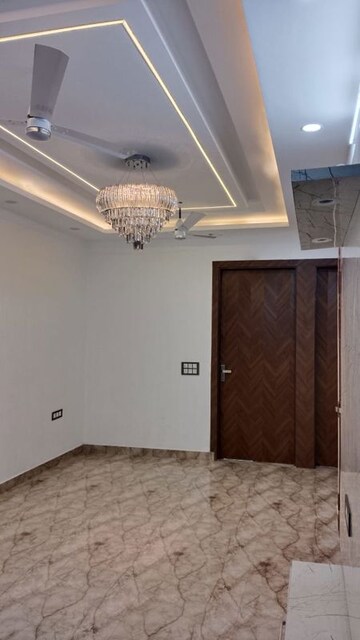 Room in 2 BHK Builder Floor at Indrapuram – for Sale