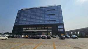  Shop For Rent in Arera Colony