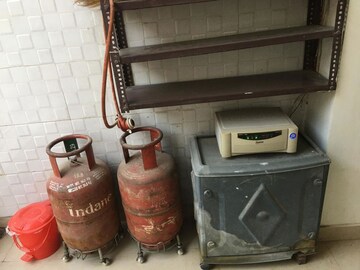 Furnished Amenities in 2 BHK Builder Floor at Palam Vihar – for Rent