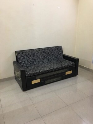 Bedroom in 2 BHK Builder Floor at Palam Vihar – for Rent