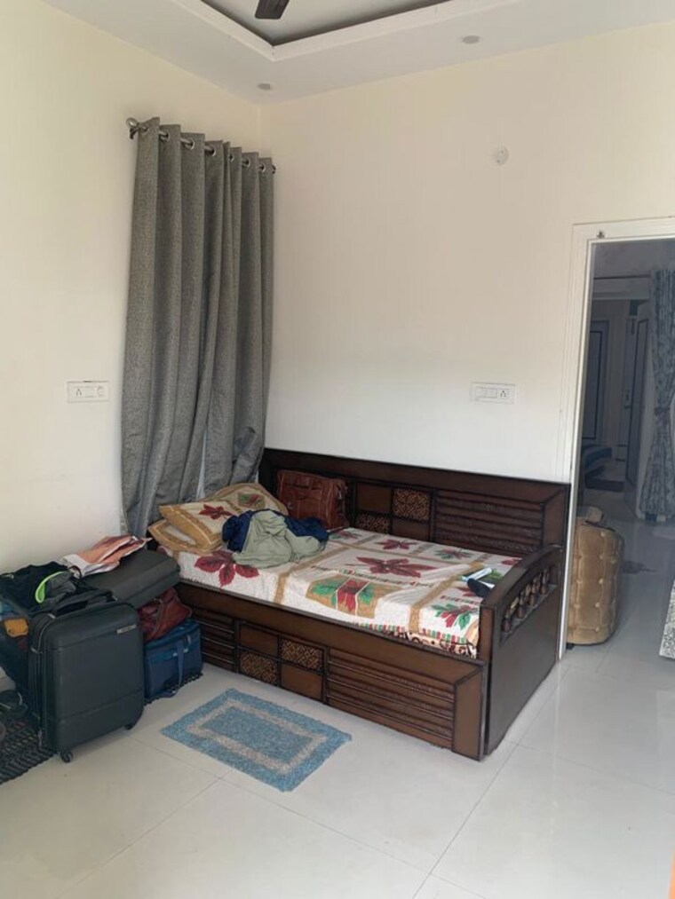 Bedroom, guru-nanak-enclave 3 Bedroom 1000 Sq.Ft. Builder Floor In Dhakoli Zirakpur 10085279