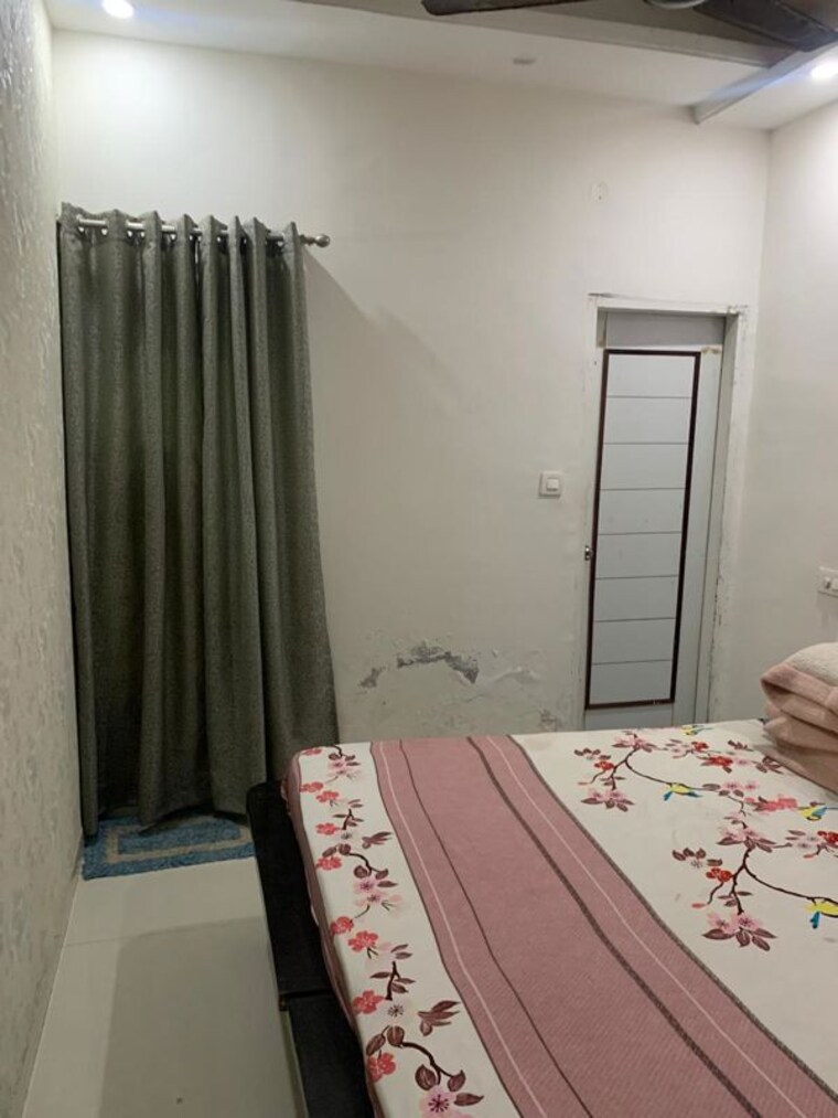 Bedroom, guru-nanak-enclave 3 Bedroom 1000 Sq.Ft. Builder Floor In Dhakoli Zirakpur 10085279