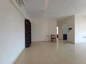 Room in 2 BHK Apartment at RNA Continental, Chembur – for Rent