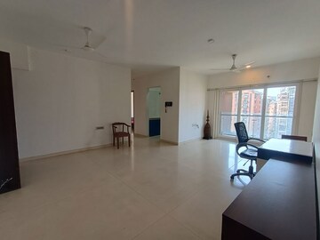 Room in 2 BHK Apartment at RNA Continental, Chembur – for Rent