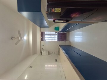 Team Area in 2 BHK Apartment at RNA Continental, Chembur – for Rent