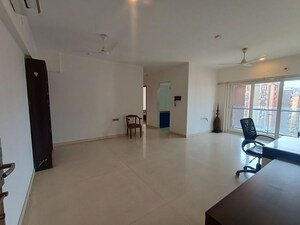 Room in 2 BHK Apartment at RNA Continental, Chembur – for Rent