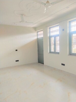 Room in 2 BHK Independent House at Sector 55 – for Rent