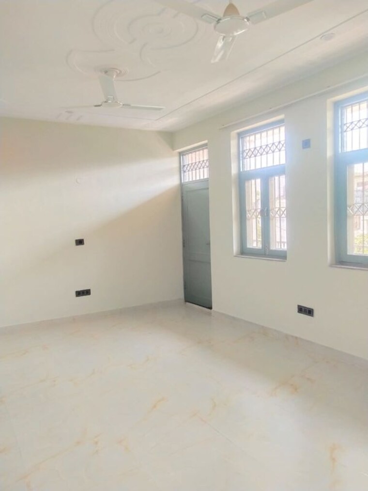 Room, sector 55 2 Bedroom 1180 Sq.Ft. Independent House In Sector 55 Noida 10085315