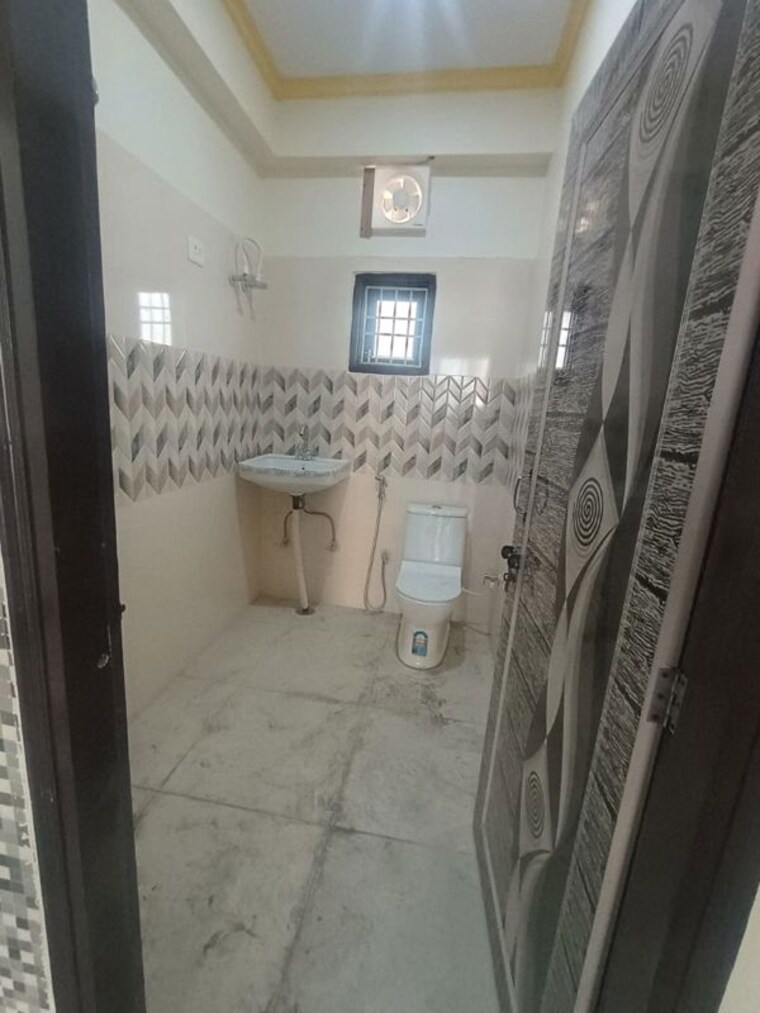 Bathroom, sector 55 2 Bedroom 1340 Sq.Ft. Independent House In Sector 55 Noida 10085321
