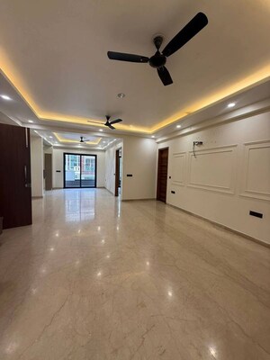 Room in 3 BHK Apartment at Smart World Orchard, Sector 61 – for Sale