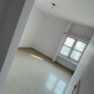 Furnished Amenities in 3.5 BHK Apartment at Greenwood Apartment, Gomti Nagar – for Rent