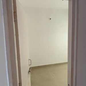 Bathroom in 3.5 BHK Apartment at Greenwood Apartment, Gomti Nagar – for Rent