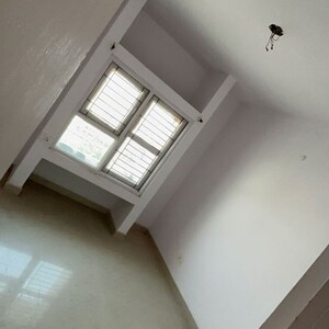 Room in 3.5 BHK Apartment at Greenwood Apartment, Gomti Nagar – for Rent