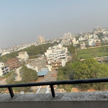 Master Plan in 3.5 BHK Apartment at Greenwood Apartment, Gomti Nagar – for Rent