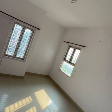 Room in 3.5 BHK Apartment at Greenwood Apartment, Gomti Nagar – for Rent