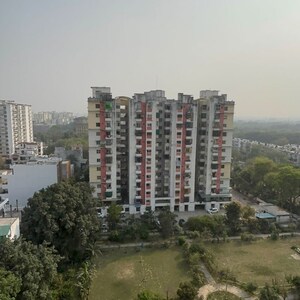 3.5 BHK Apartment – Exterior View View at Greenwood Apartment, Gomti Nagar - for Rent