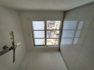 Room in 1 BHK Apartment at Lodha Amara, Kolshet Road – for Rent