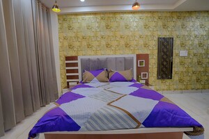 Studio Builder Floor For Rent in Sector 45