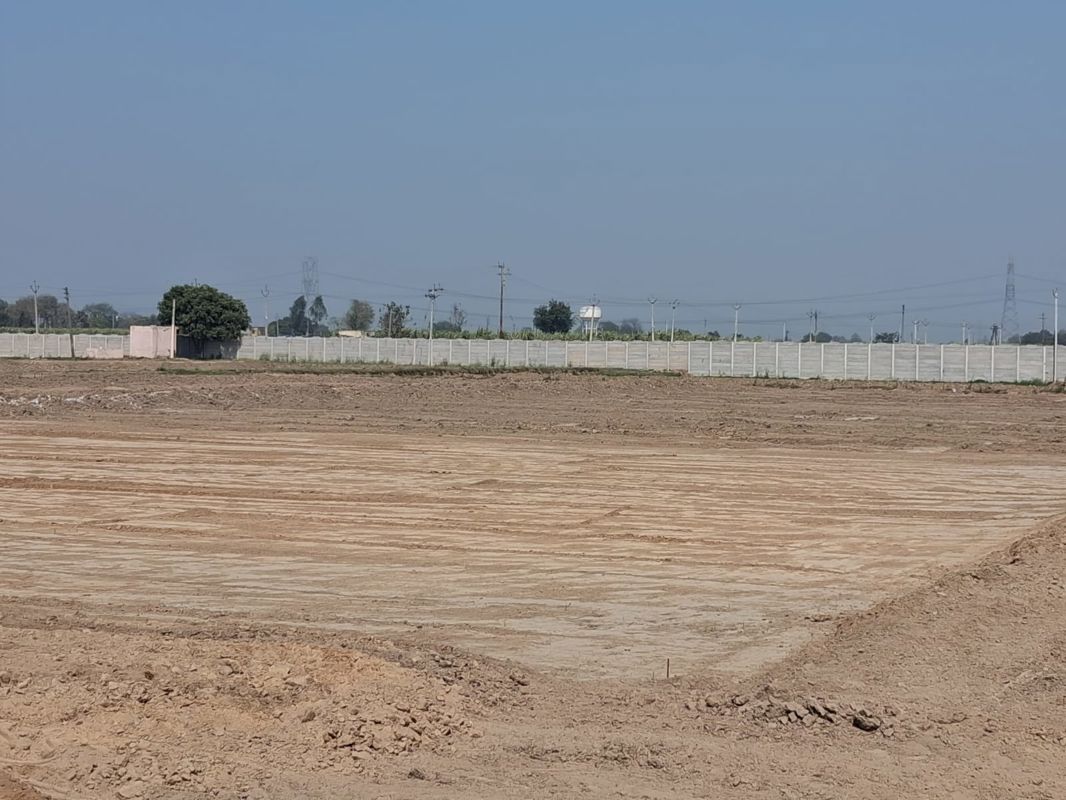 Plot For Sale in Modipuram