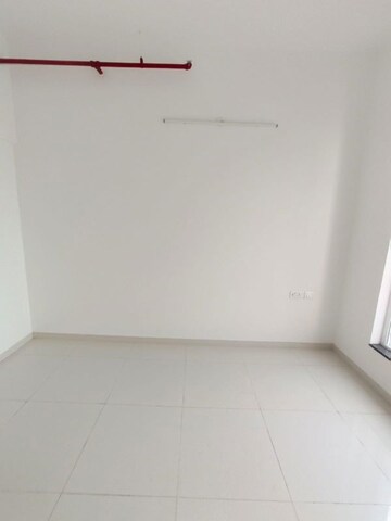 Room in 2 BHK Apartment at Runwal The Central Park, Chinchwad – for Rent