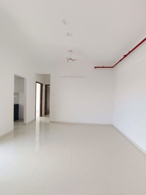 Room in 2 BHK Apartment at Runwal The Central Park, Chinchwad – for Rent