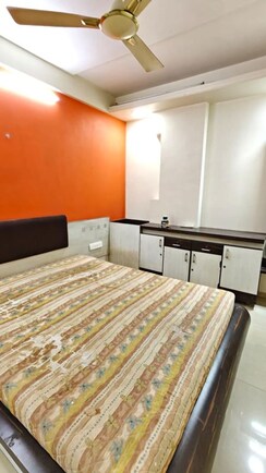 2 BHK Apartment For Rent in Vasant Valley Complex
