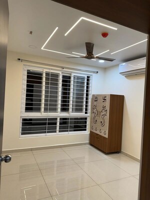 Room in 3 BHK Apartment at Cybercity Marina Skies, Hi Tech City – for Rent