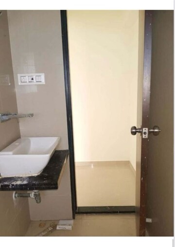 Furnished Amenities in 2 BHK Apartment at Sheth Irene, Malad West – for Rent