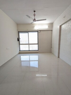 2 BHK Apartment For Sale in Royal Oasis, Malad West