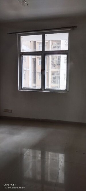 Room in 2.5 BHK Apartment at Mahagun Mywoods, Sector 16c Greater Noida – for Sale