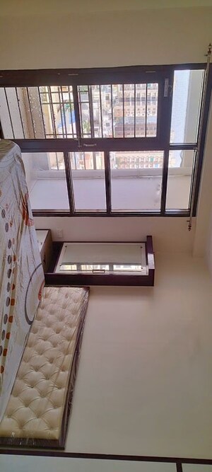 Room in 3.5 BHK Apartment at Vardhman Imperial Height, Gandhi Path – for Rent