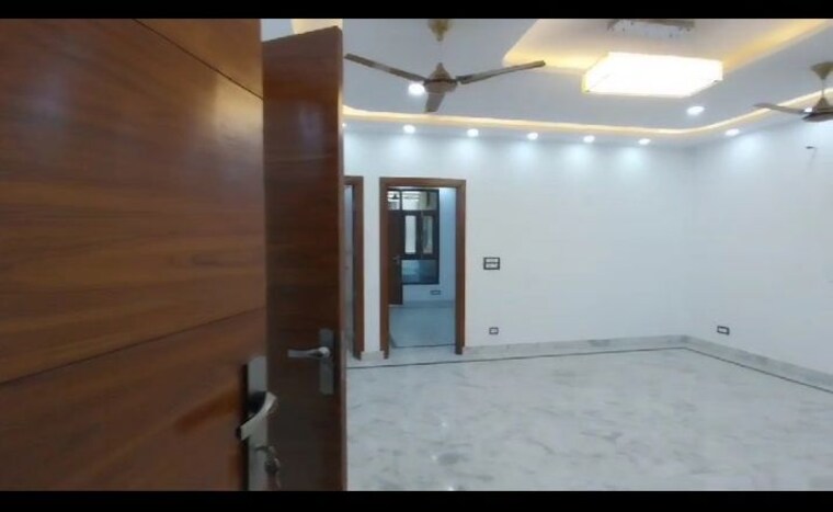 Room, kalkaji 3 Bedroom 175 Sq.Yd. Builder Floor In Kalkaji Delhi 10085783