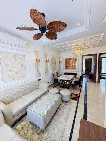 Team Area in 2 BHK Apartment at Sector 115 – for Sale