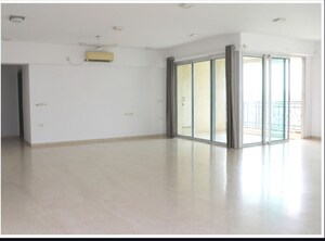 Room in 4 BHK Apartment at Hiranandani Gardens Richmond Tower, Powai – for Sale