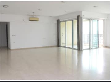 Room in 4 BHK Apartment at Hiranandani Gardens Richmond Tower, Powai – for Sale