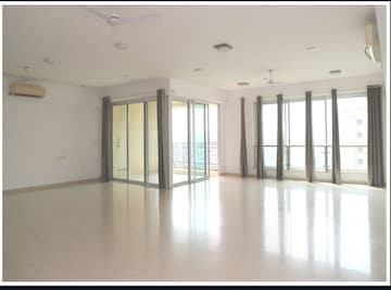 Room in 4 BHK Apartment at Hiranandani Gardens Richmond Tower, Powai – for Sale