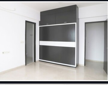 Room in 4 BHK Apartment at Hiranandani Gardens Richmond Tower, Powai – for Sale