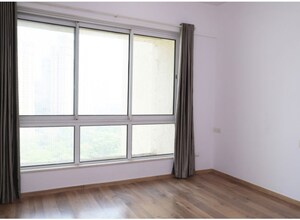 Room in 4 BHK Apartment at Hiranandani Gardens Richmond Tower, Powai – for Sale