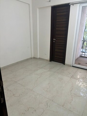 Room in 2.5 BHK Builder Floor at Smart World Gems, Sector 89 – for Sale