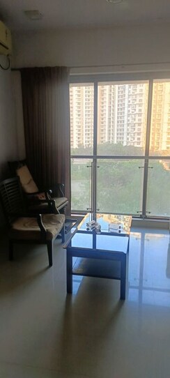 2 BHK Apartment For Rent in Lodha Luxuria