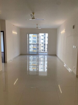Room in 4 BHK Apartment at Adarsh Lakefront Phase 2, Marathahalli Orr – for Rent