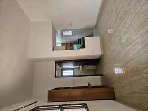 Furnished Amenities in 1.5 BHK Apartment at Sarita Vihar – for Rent