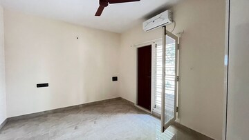 Room in 2 BHK Builder Floor at Koramangala – for Rent